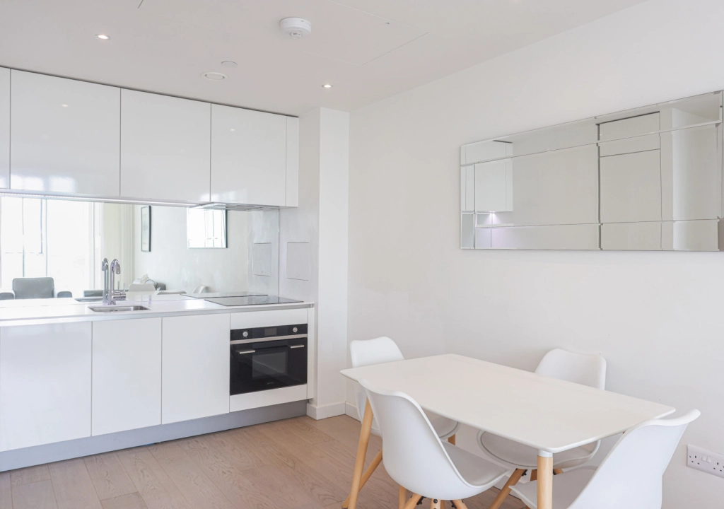 1 bedroom apartments/flats for sale in Wandsworth Road, Lambeth - SW8 view 11
