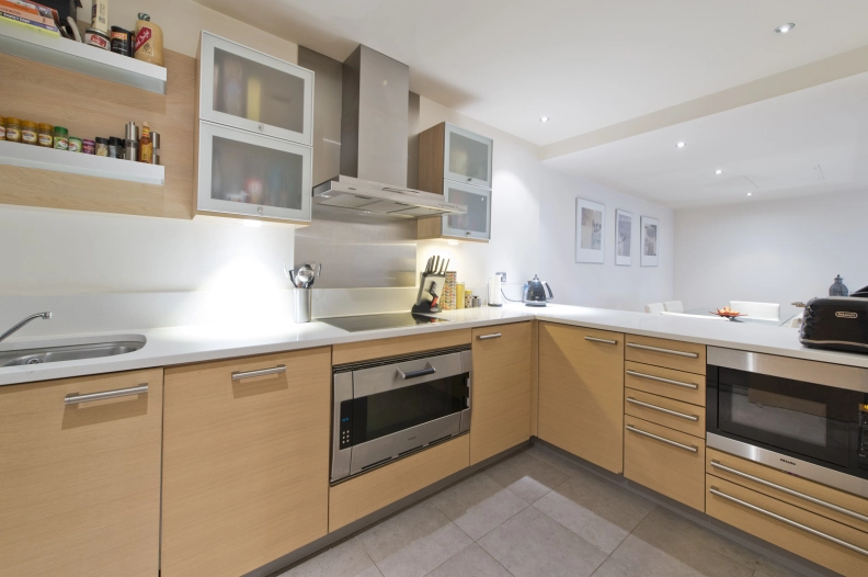 2 bedrooms apartments/flats to sale in Lensbury Avenue, Fulham-image 3