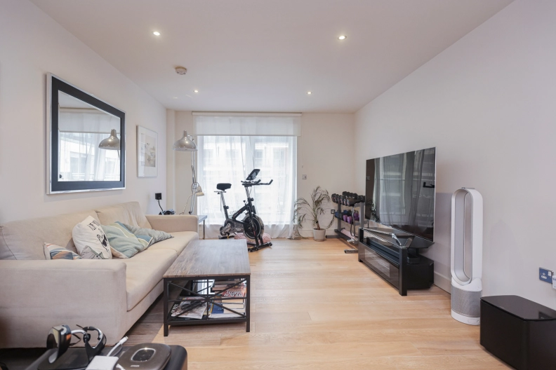 2 bedrooms apartments/flats to sale in Lensbury Avenue, Fulham-image 2