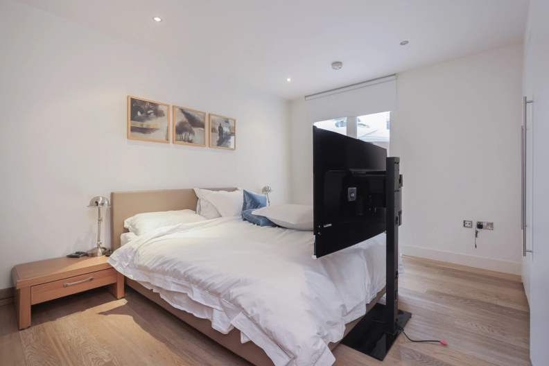 2 bedrooms apartments/flats to sale in Lensbury Avenue, Fulham-image 4