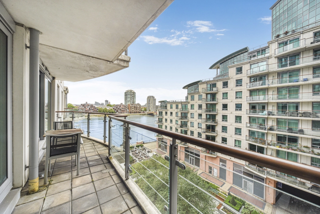 2 bedrooms apartments/flats to sale in St. George Wharf, Vauxhall-image 1