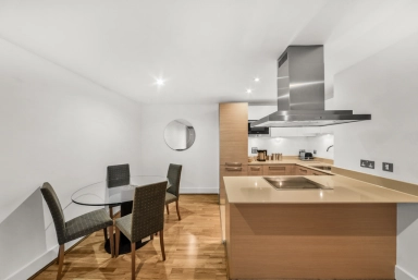 St. George Wharf, Vauxhall - SW8 view 11