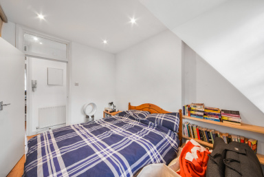 Riverside Gardens, Hammersmith - W6 view 10