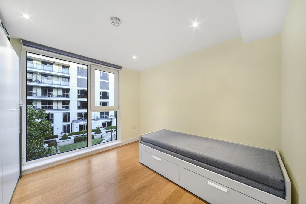 2 bedrooms apartments/flats for sale in Lensbury Avenue, Fulham - SW6 view 5