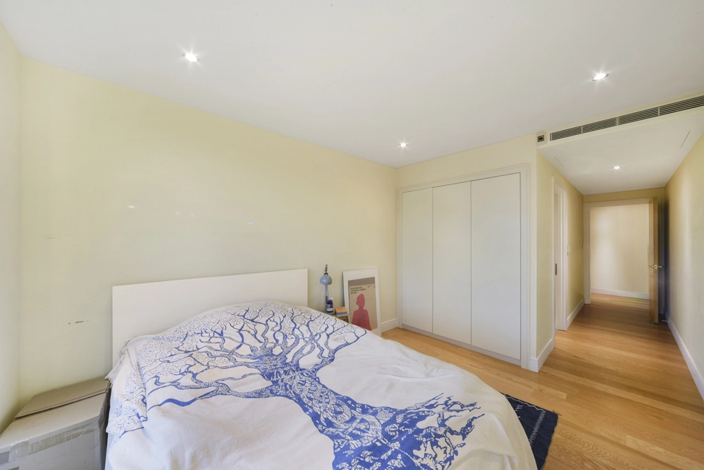 2 bedrooms apartments/flats for sale in Lensbury Avenue, Fulham - SW6 view 4