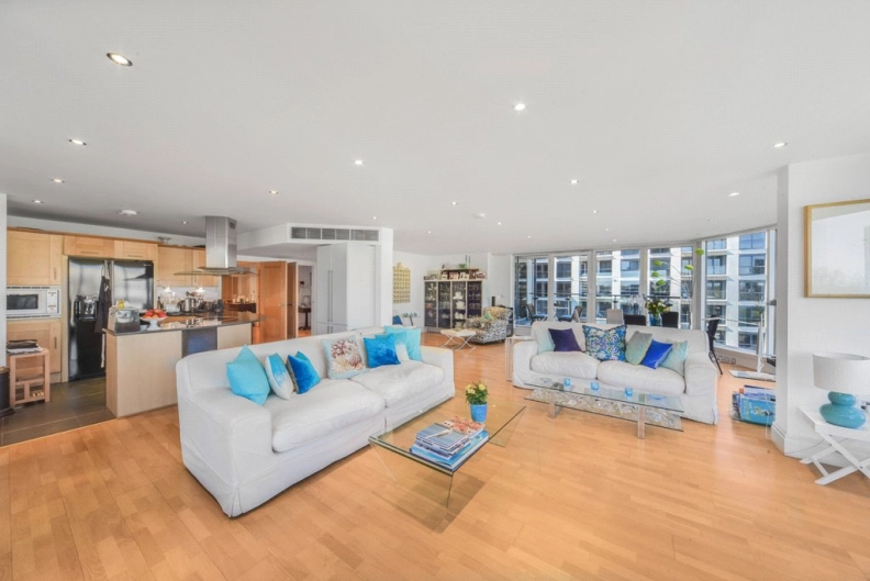 4 bedrooms apartments/flats to sale in The Boulevard, Imperial Wharf-image 11