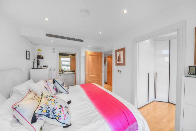 4 bedrooms apartments/flats to sale in The Boulevard, Imperial Wharf-image 5