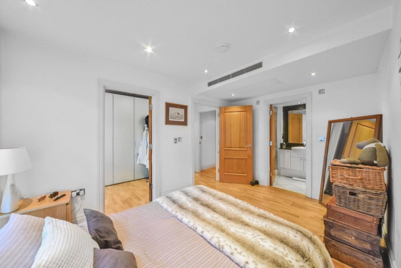 4 bedrooms apartments/flats to sale in The Boulevard, Imperial Wharf-image 14
