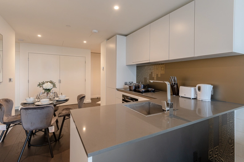 1 bedroom apartments/flats for sale in Bondway, Nine Elms - SW8 view 12