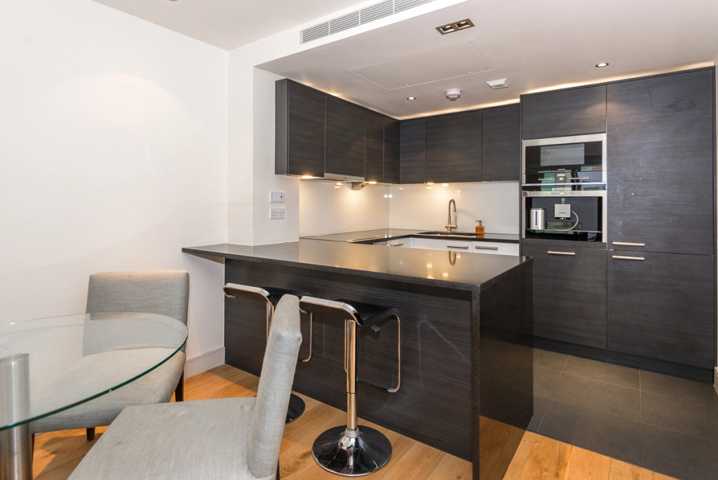 2 bedrooms apartments/flats for sale in Park Street, Imperial Wharf - SW6 view 3