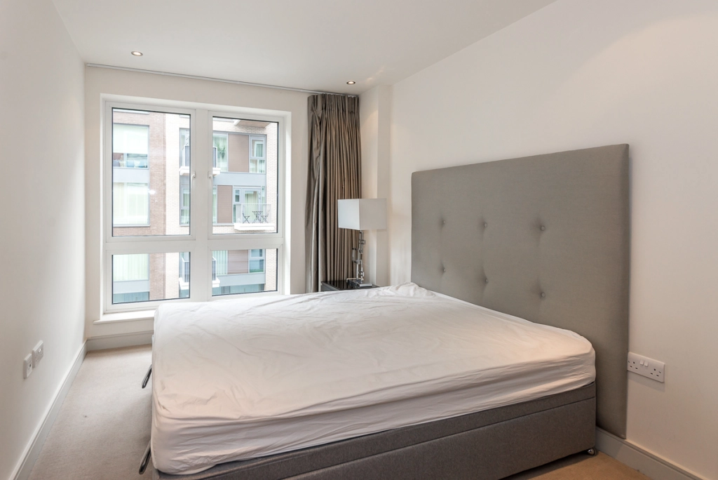 2 bedrooms apartments/flats for sale in Park Street, Imperial Wharf - SW6 view 5