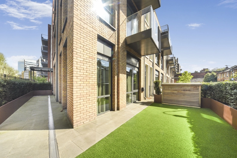 2 bedrooms apartments/flats to sale in Leamore Street, Hammersmith-image 7