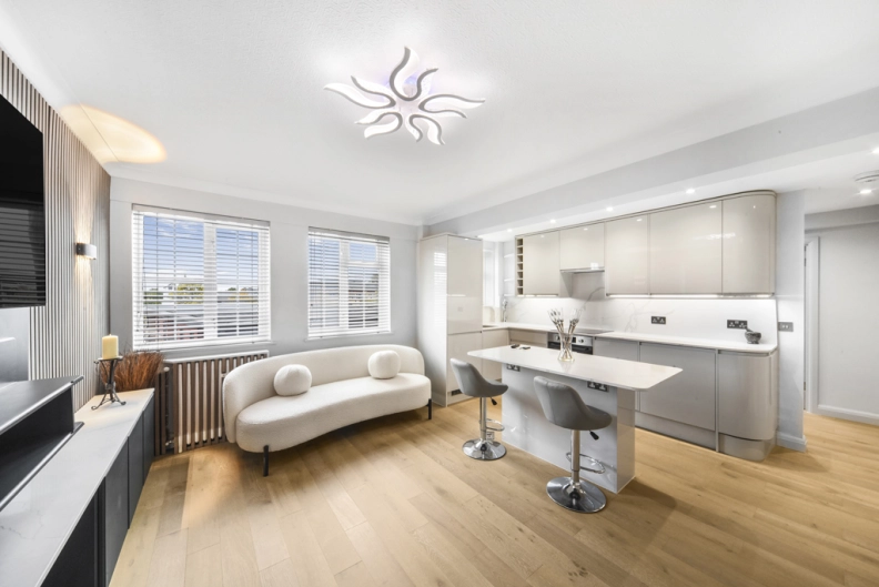 1 bedroom apartments/flats to sale in Goldhawk Road, Hammersmith-image 2