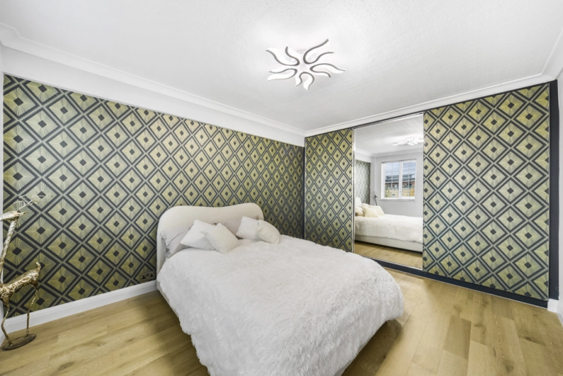 1 bedroom apartments/flats to sale in Goldhawk Road, Hammersmith-image 5