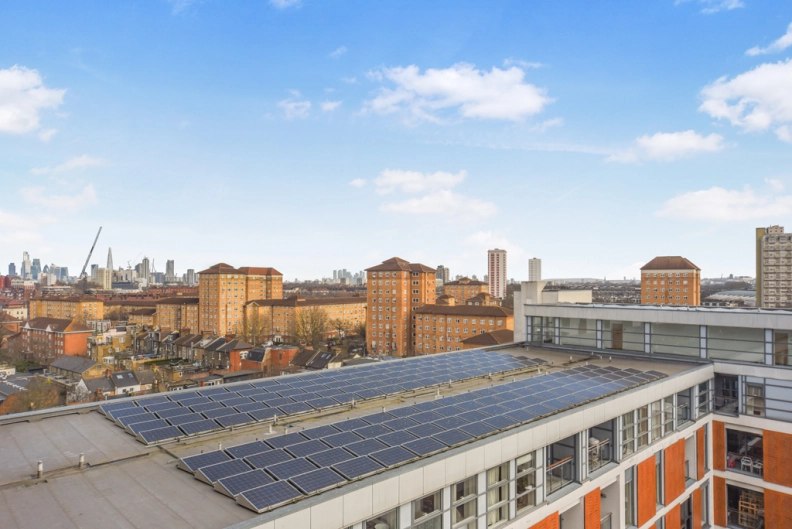 2 bedrooms apartments/flats to sale in Cornell Square, Battersea-image 15