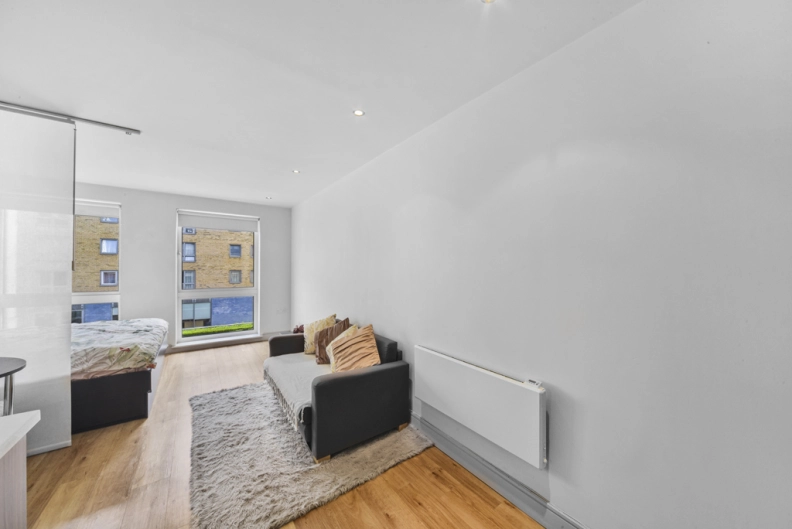 Studio apartments/flats to sale in Park Street, Fulham-image 3