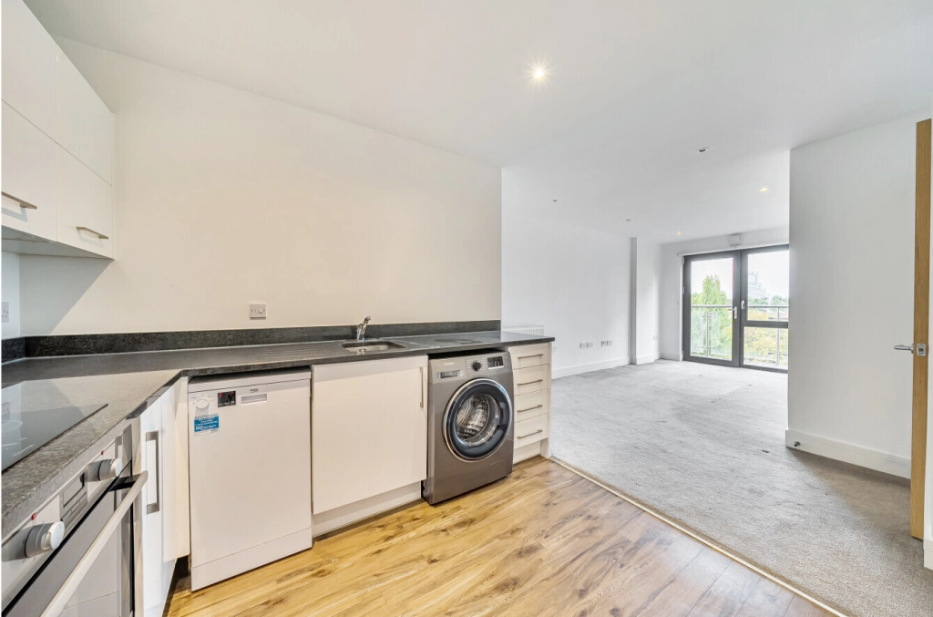 2 bedrooms apartments/flats for sale in Gwynne Road, Clapham Junction - SW11 view 9
