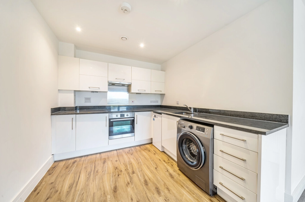 2 bedrooms apartments/flats for sale in Gwynne Road, Clapham Junction - SW11 view 4
