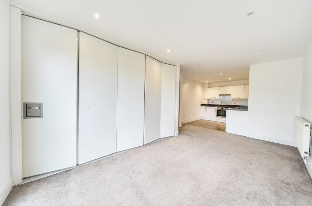 2 bedrooms apartments/flats for sale in Gwynne Road, Clapham Junction - SW11 view 2