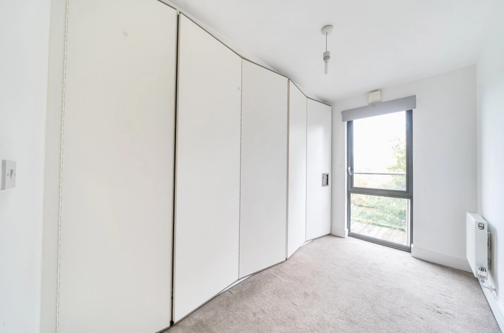 2 bedrooms apartments/flats for sale in Gwynne Road, Clapham Junction - SW11 view 6