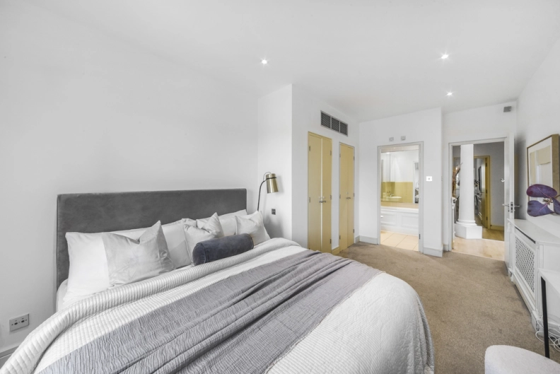 3 bedrooms apartments/flats for sale in Buckingham Palace Road, Chelsea - SW1W view 12