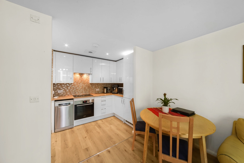 2 bedrooms apartments/flats for sale in St. George Wharf, Vauxhall - SW8 view 11