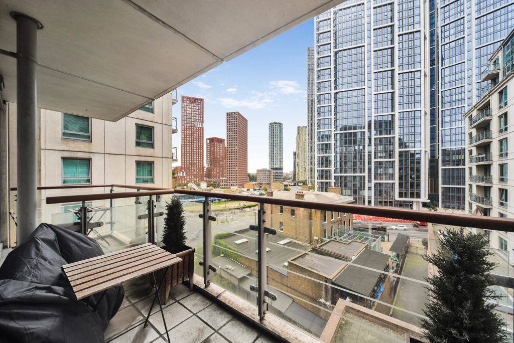2 bedrooms apartments/flats for sale in St. George Wharf, Vauxhall - SW8 view 7