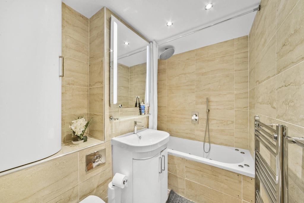 2 bedrooms apartments/flats for sale in St. George Wharf, Vauxhall - SW8 view 6