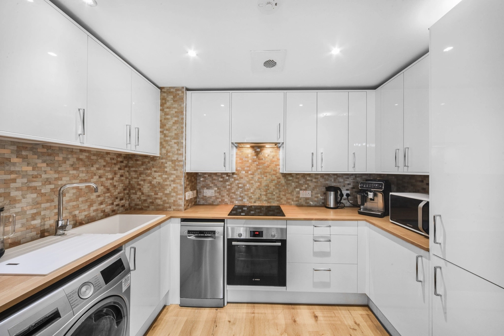 2 bedrooms apartments/flats for sale in St. George Wharf, Vauxhall - SW8 view 3