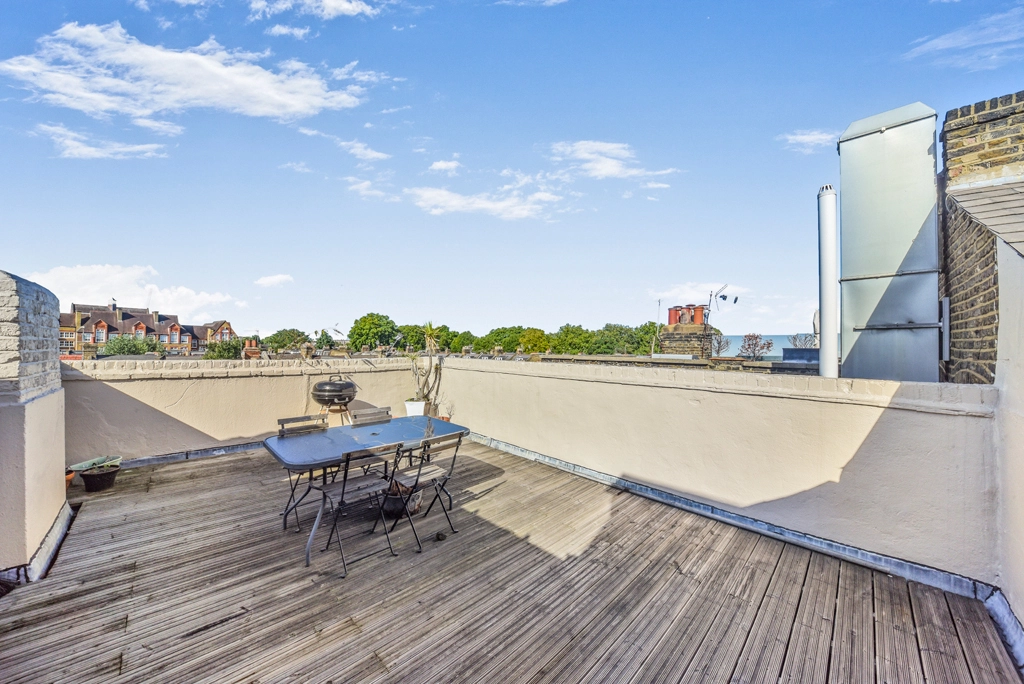 3 bedrooms apartments/flats for sale in Wandsworth Bridge Road, Fulham - SW6 view 7