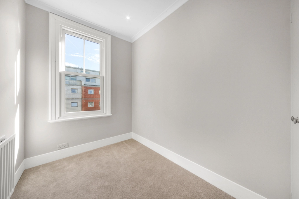 3 bedrooms apartments/flats for sale in Wandsworth Bridge Road, Fulham - SW6 view 11