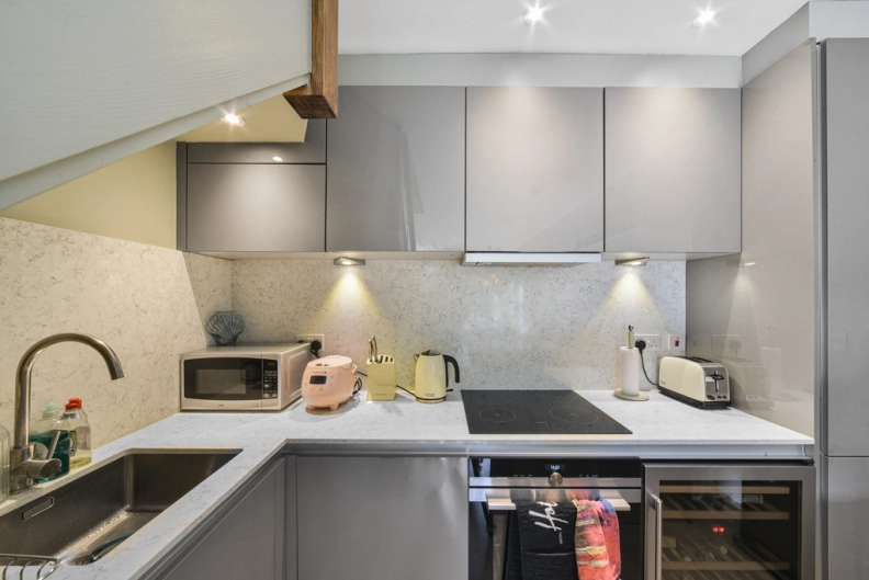2 bedrooms apartments/flats to sale in Down Place, London-image 12