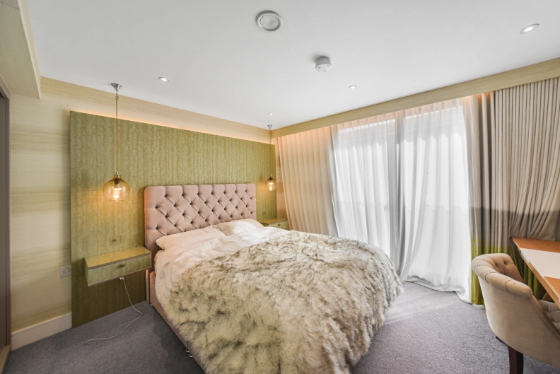 2 bedrooms apartments/flats to sale in Down Place, London-image 5