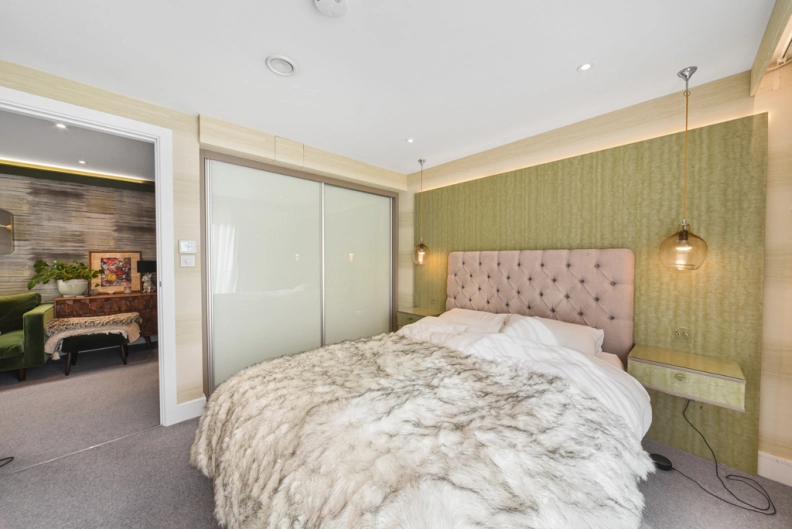 2 bedrooms apartments/flats to sale in Down Place, London-image 13