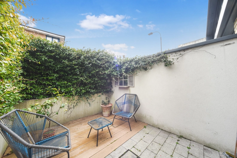 2 bedrooms apartments/flats to sale in Down Place, London-image 16