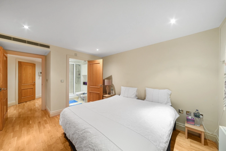 2 bedrooms apartments/flats to sale in The Boulevard, Fulham-image 4