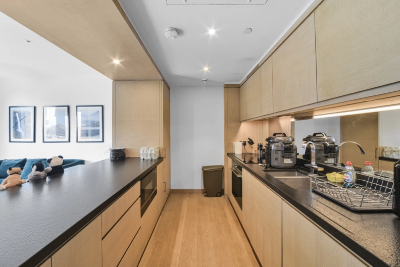 2 bedrooms apartments/flats to sale in Viaduct Gardens, Nine Elms-image 3
