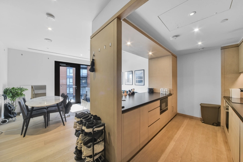 2 bedrooms apartments/flats to sale in Viaduct Gardens, Nine Elms-image 11