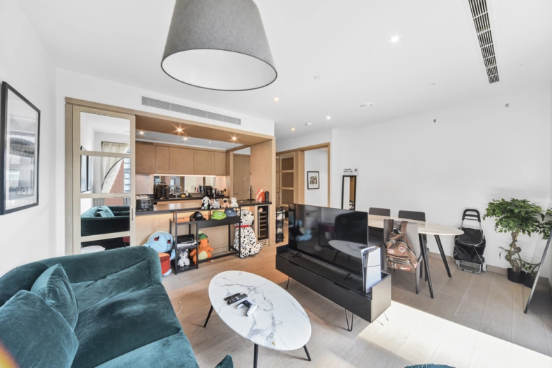 2 bedrooms apartments/flats to sale in Viaduct Gardens, Nine Elms-image 10
