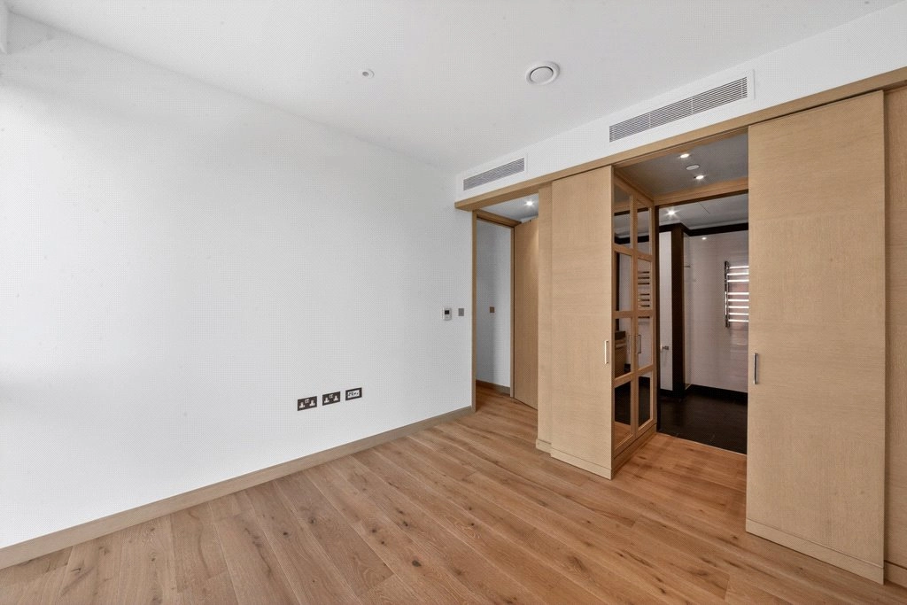 2 bedrooms apartments/flats for sale in Viaduct Gardens, Nine Elms - SW11 view 6
