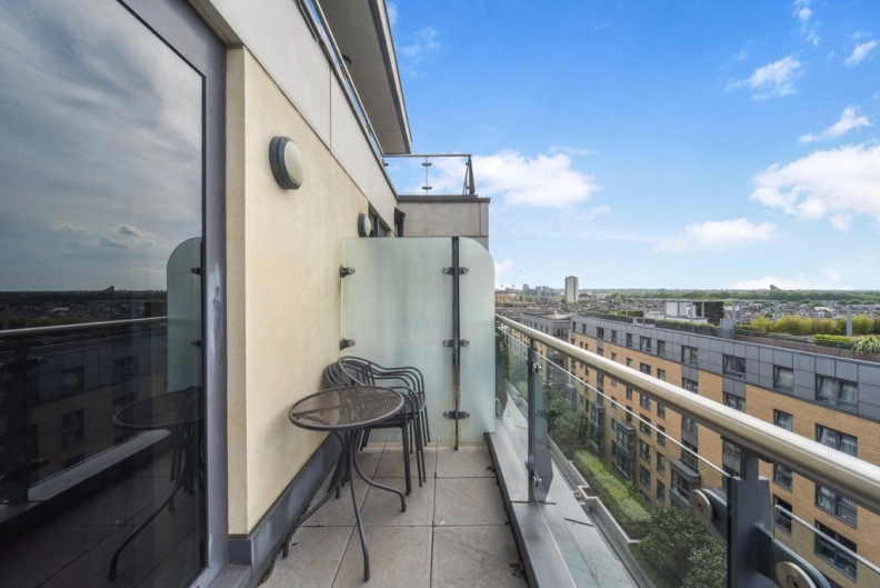 2 bedrooms apartments/flats to sale in Lensbury Avenue, Fulham-image 7
