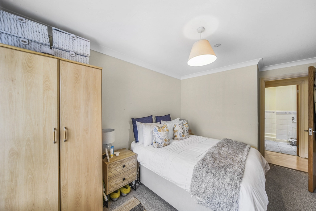 2 bedrooms apartments/flats for sale in Parsons Green Lane, Fulham - SW6 view 11