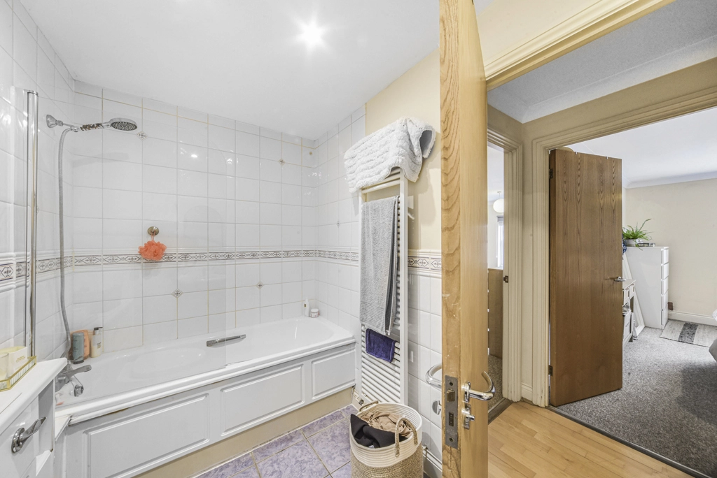 2 bedrooms apartments/flats for sale in Parsons Green Lane, Fulham - SW6 view 7
