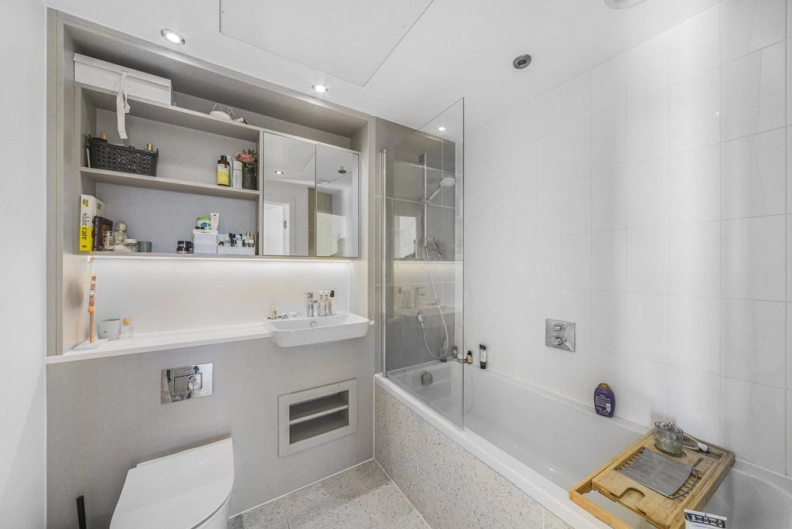 2 bedrooms apartments/flats to sale in Grant Road, Wandsworth-image 6