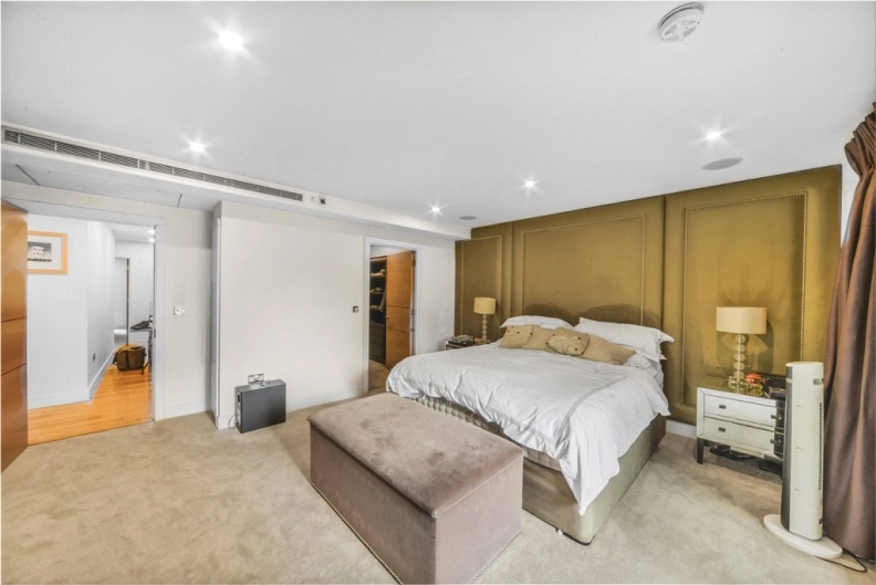 5 bedrooms apartments/flats to sale in Lensbury Avenue, Fulham-image 4