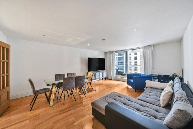 2 bedrooms apartments/flats to sale in The Boulevard, Fulham-image 2