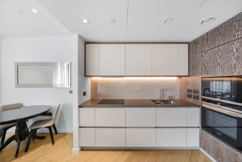 1 bedroom apartments/flats to sale in Circus Road West, Battersea-image 4