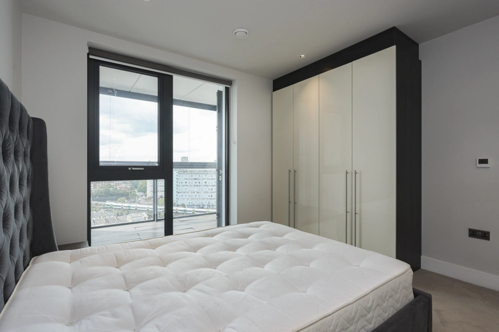 1 bedroom apartments/flats for sale in St. Josephs Street, Battersea - SW8 view 11