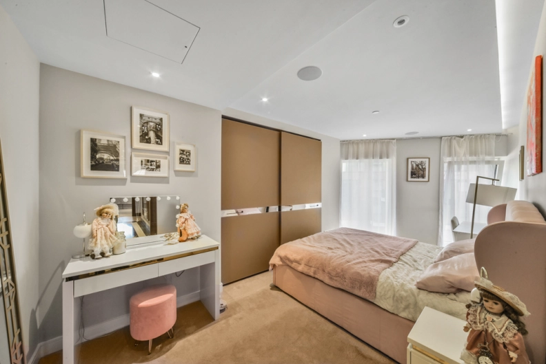 2 bedrooms apartments/flats to sale in Park Street, Imperial Wharf-image 7