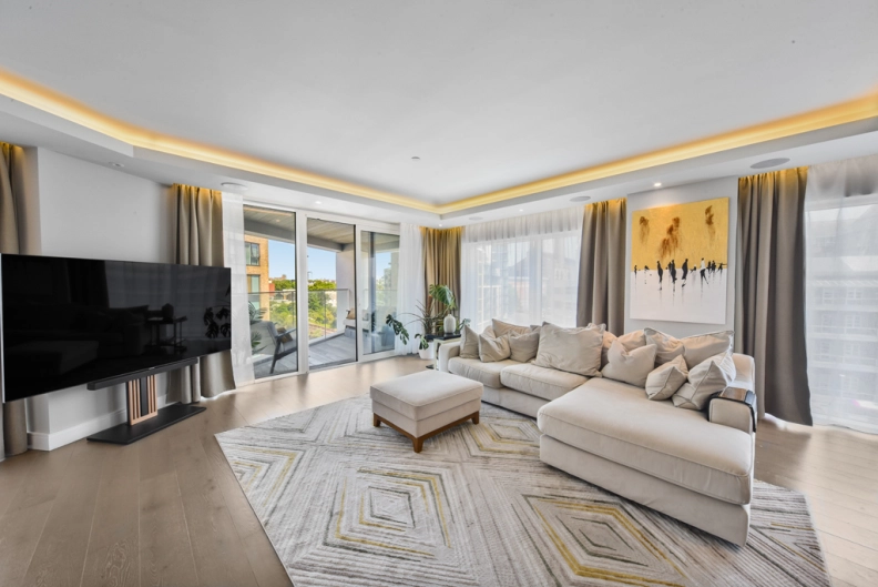 2 bedrooms apartments/flats to sale in Park Street, Imperial Wharf-image 1